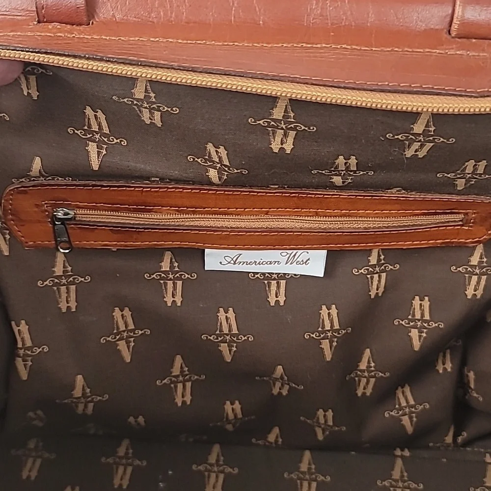 Vintage American West Hand Tooled Luggage Bag, Travel Bag, Carry-On Duffel Large - Picture 11 of 16